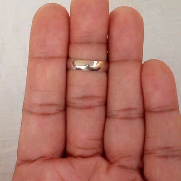 Sterling Silver Turquoise Oval Ring: Size (7) - Picture 9 of 12